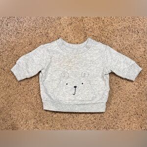 GAP Light Gray Kids Sweatshirt with Bear Design, size 0-3 months